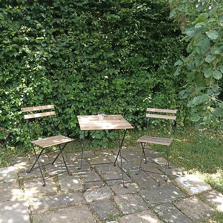 L'échappée au jardin, yourte bucolique Godinne Esterno foto