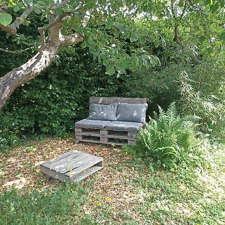 L'échappée au jardin, yourte bucolique Godinne Esterno foto