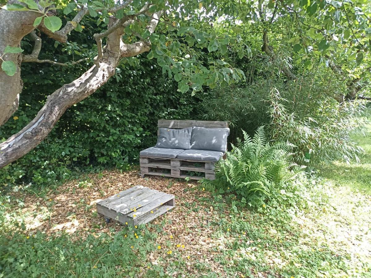 L'échappée au jardin, yourte bucolique Godinne Esterno foto