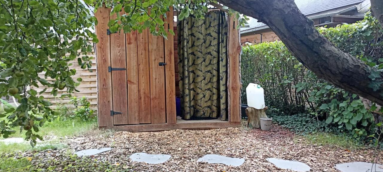 L'échappée au jardin, yourte bucolique Godinne Esterno foto